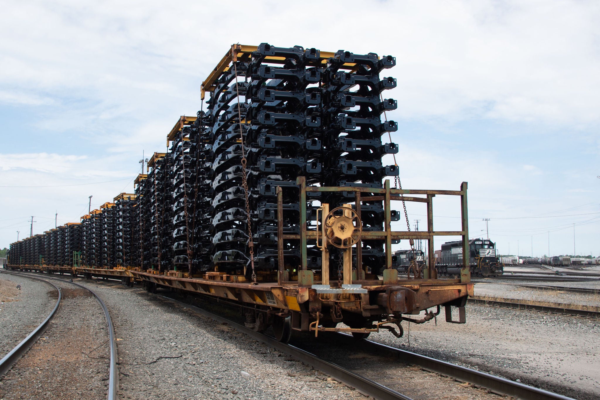 89’ Frame Flat Railcar for shipping intermodal & automotive equipment